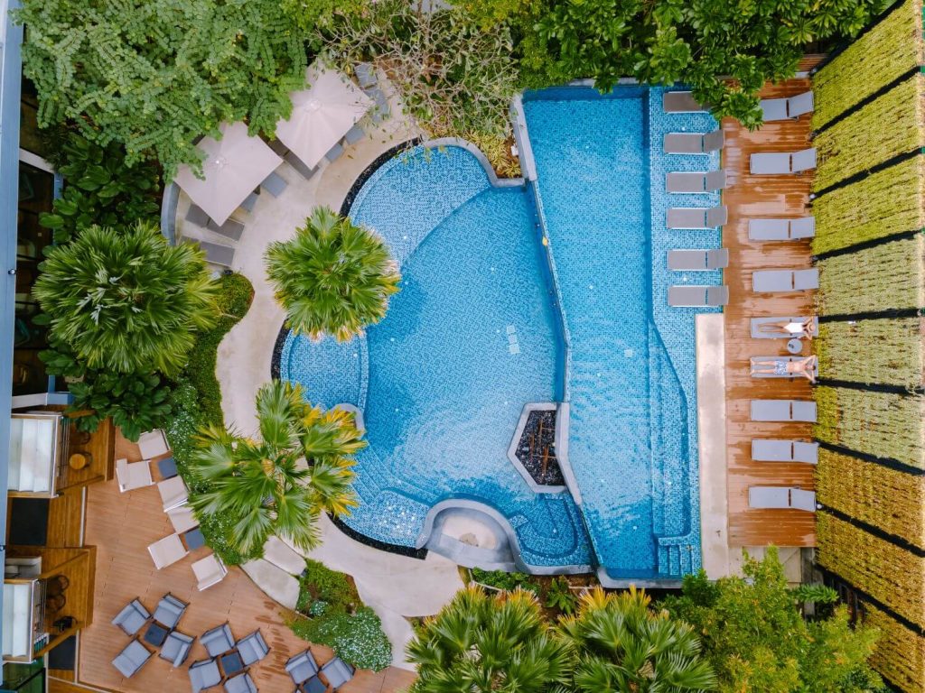 commercial pool builder in Houston TX