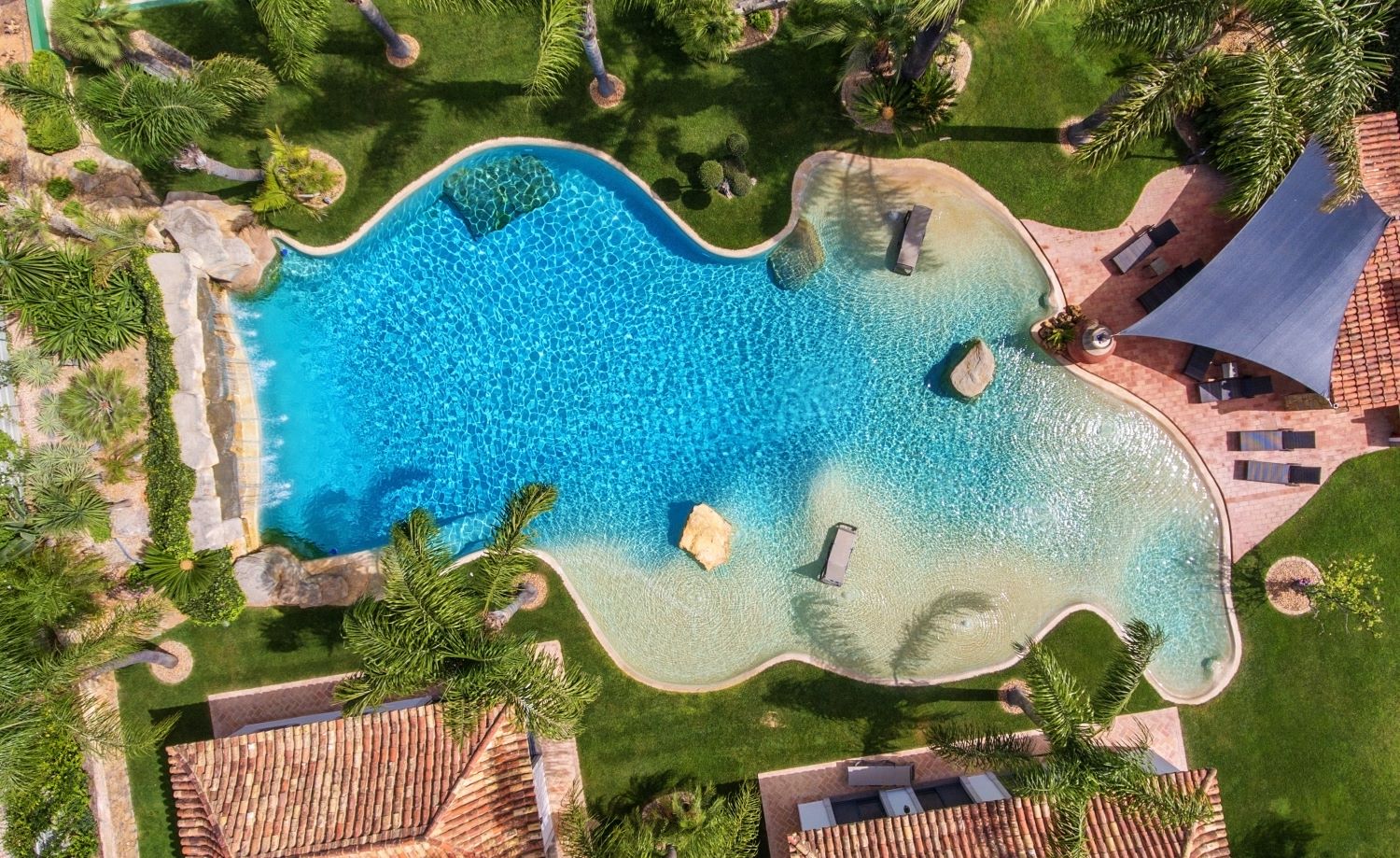 Read more about the article How to Know the Best Time to Remodel Swimming Pool in League City, TX