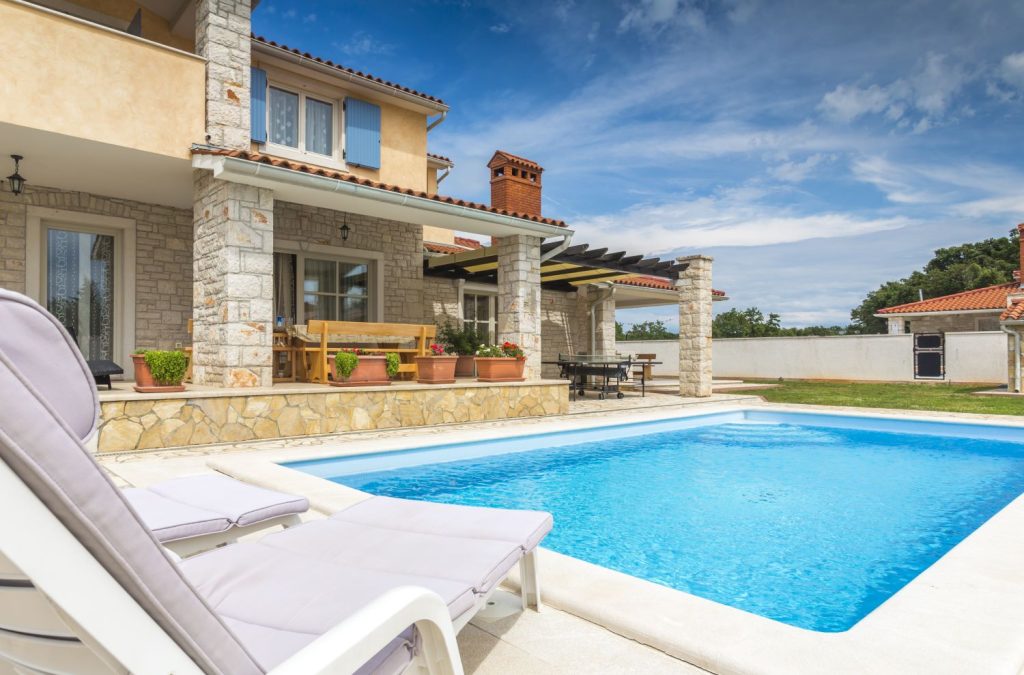 league city pool builders